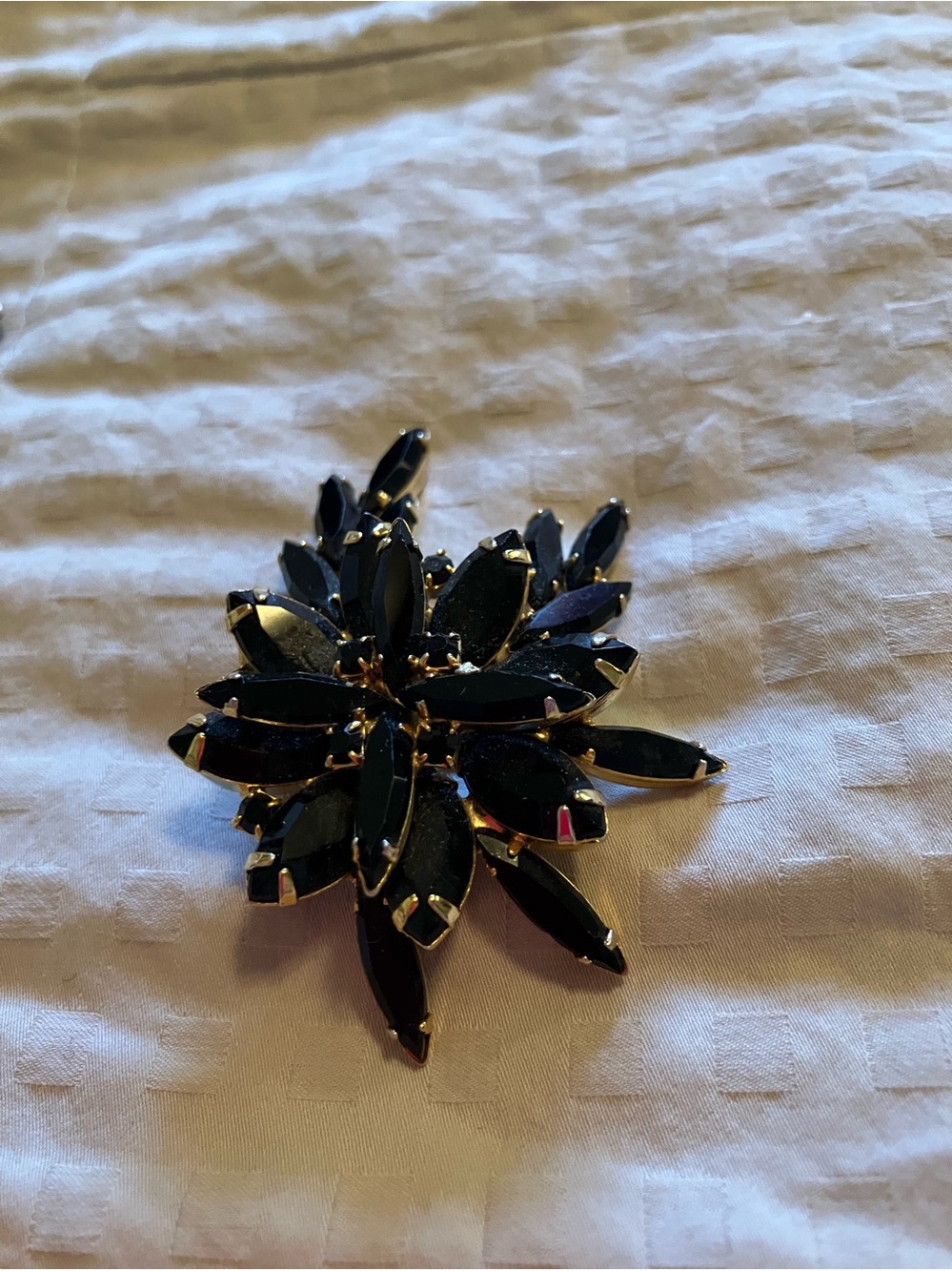 Black Crystal Floral Brooch - Elegant Women Jewelry